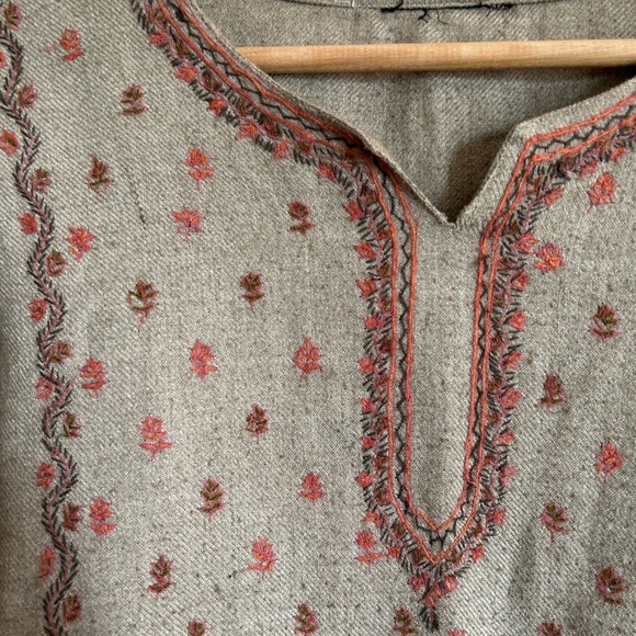 Vintage embroidered tunic - Picture 2 of 2